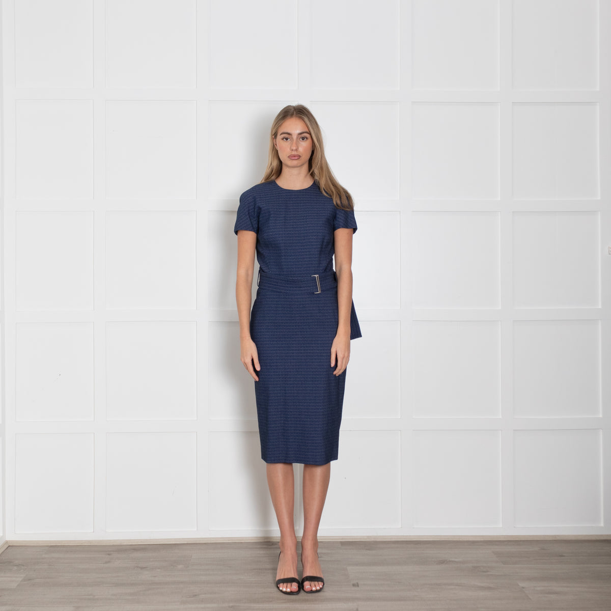 Victoria Beckham Blue And Grey Short Sleeve Textured Midi Dress With B Phoenix Style Victoria Beckham Blue And Grey Short Sleeve Textured Midi Dress With B Phoenix Style