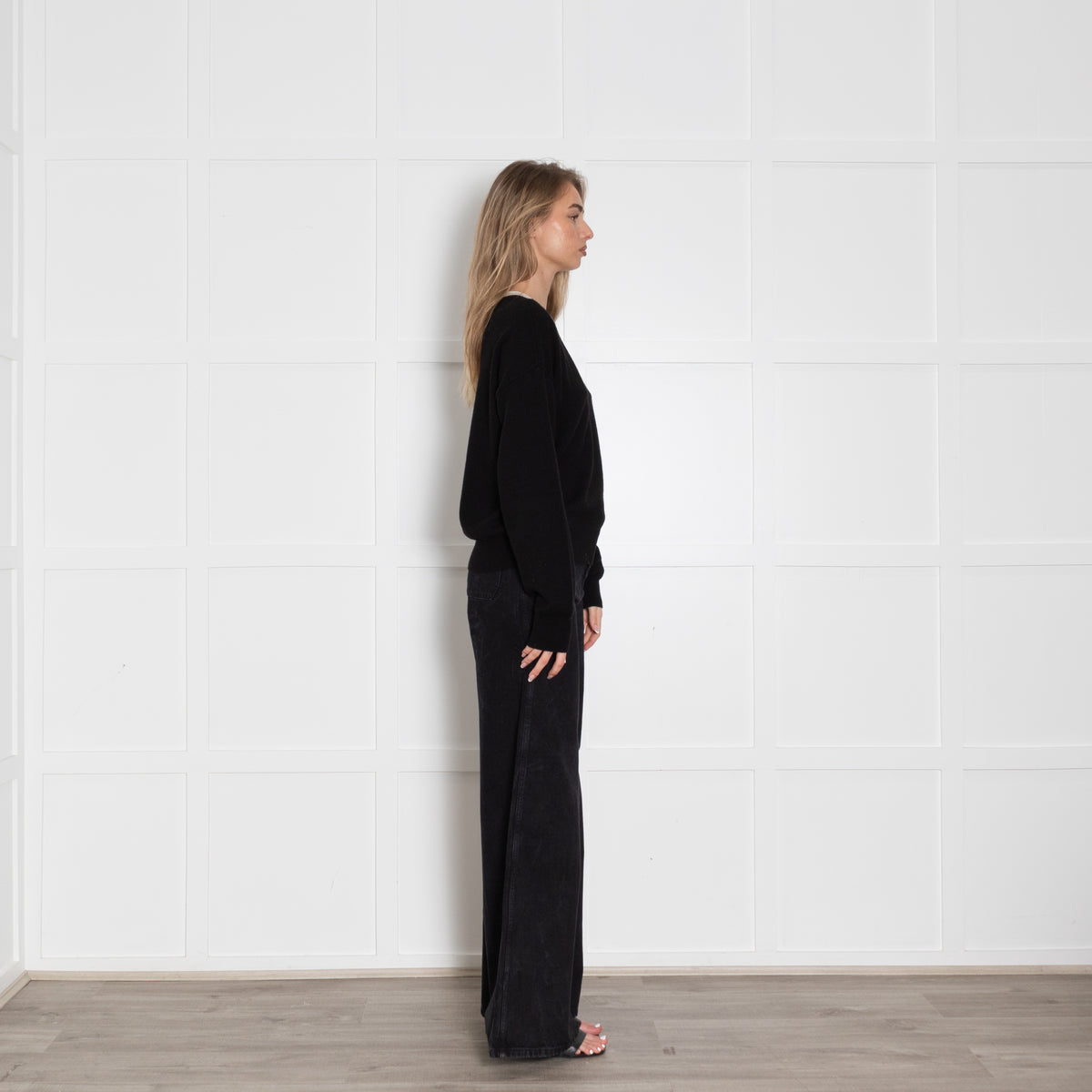 Van Kukil Black Cashmere Jumper With White Detailed Neckline