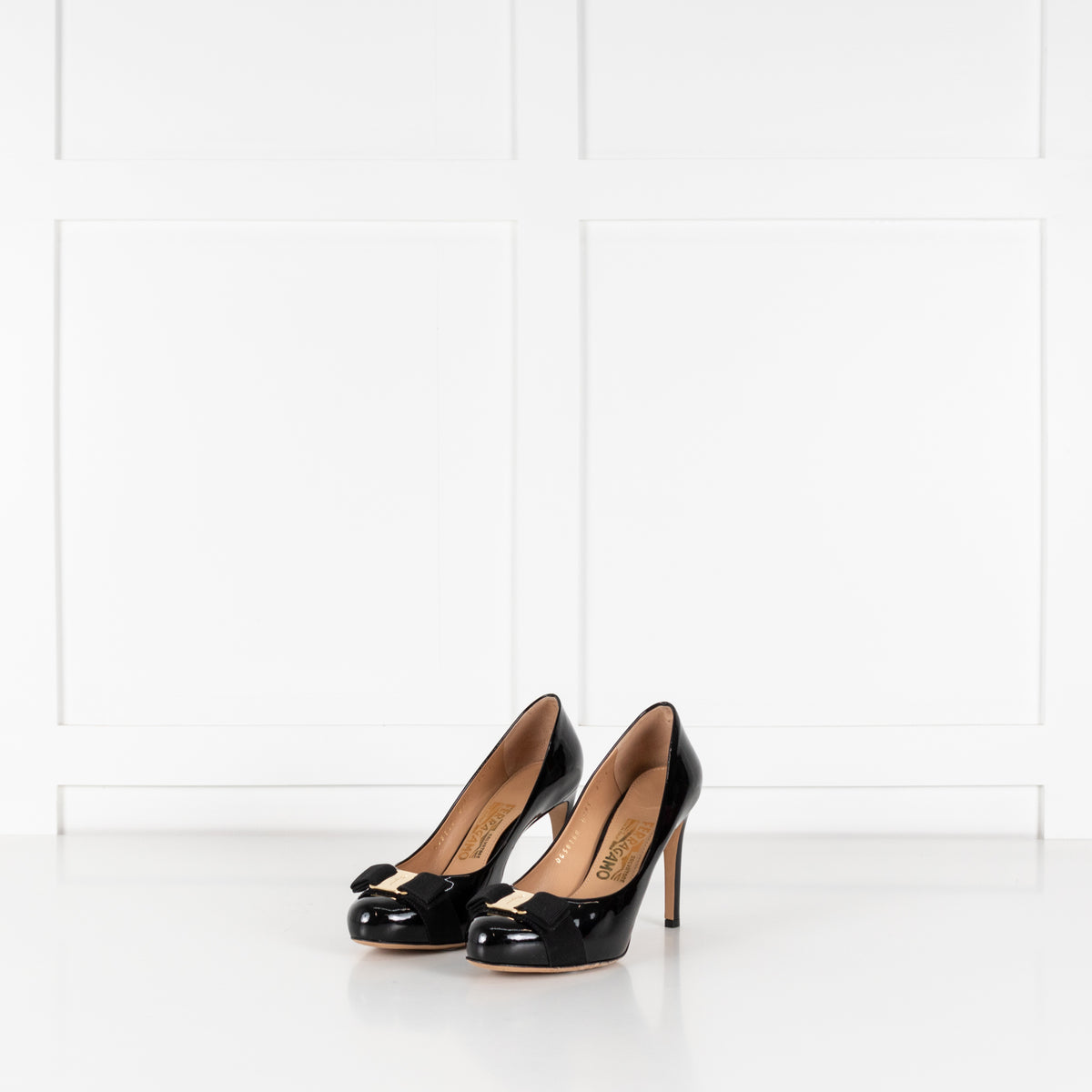 Salvatore Ferragamo Pimpa Black Patent Court Shoes With Bow