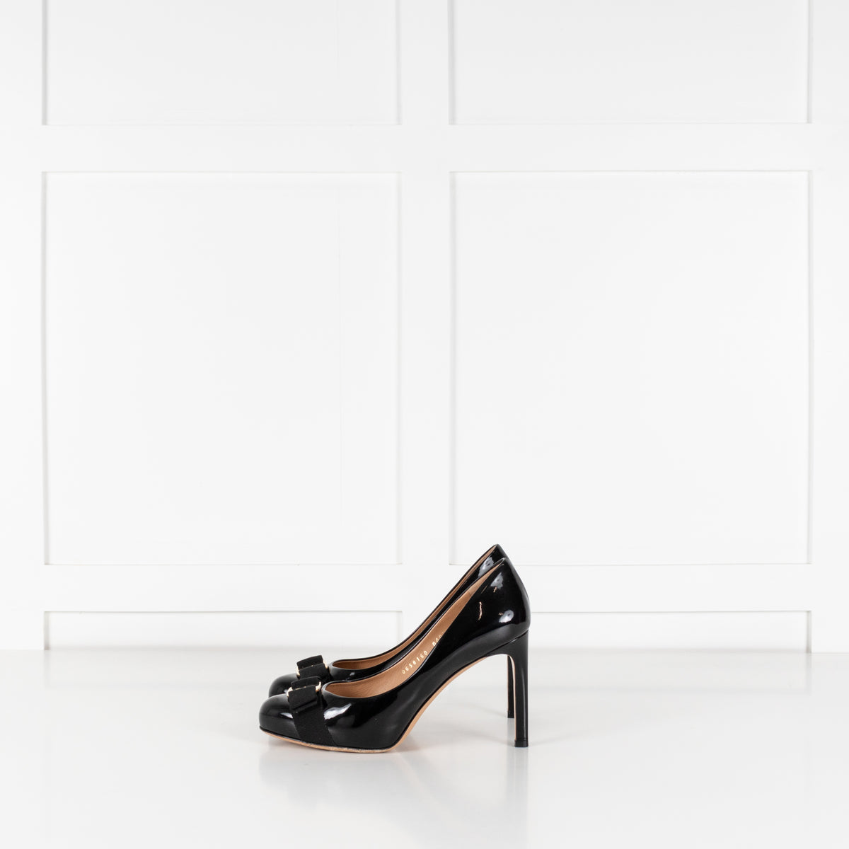 Salvatore Ferragamo Pimpa Black Patent Court Shoes With Bow