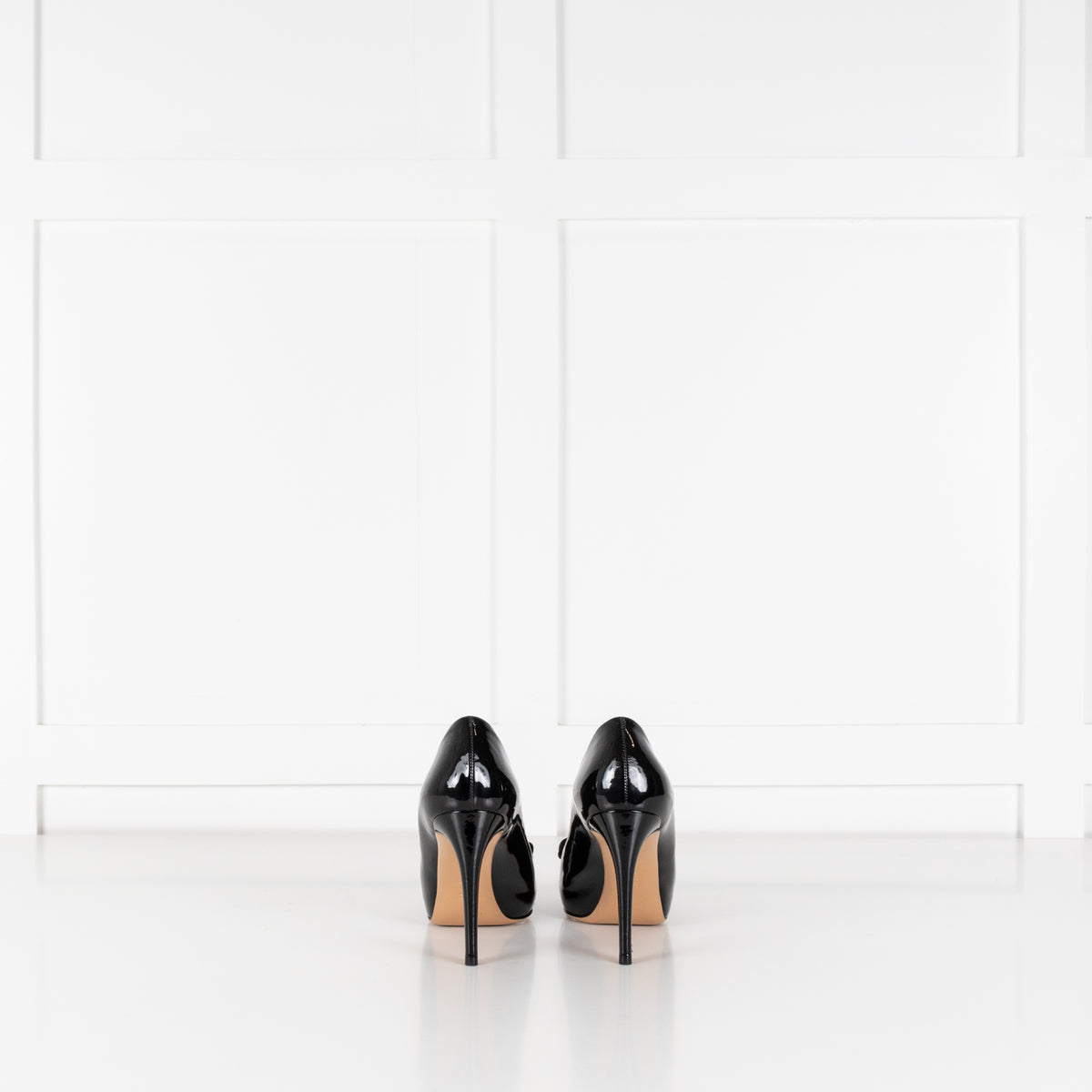 Salvatore Ferragamo Pimpa Black Patent Court Shoes With Bow