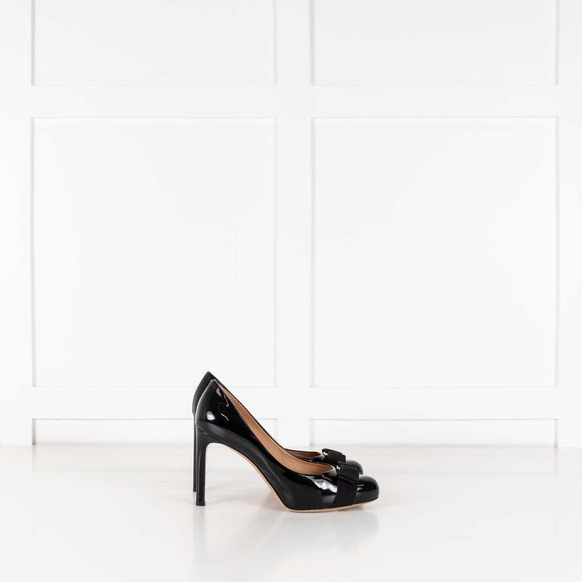 Salvatore Ferragamo Pimpa Black Patent Court Shoes With Bow