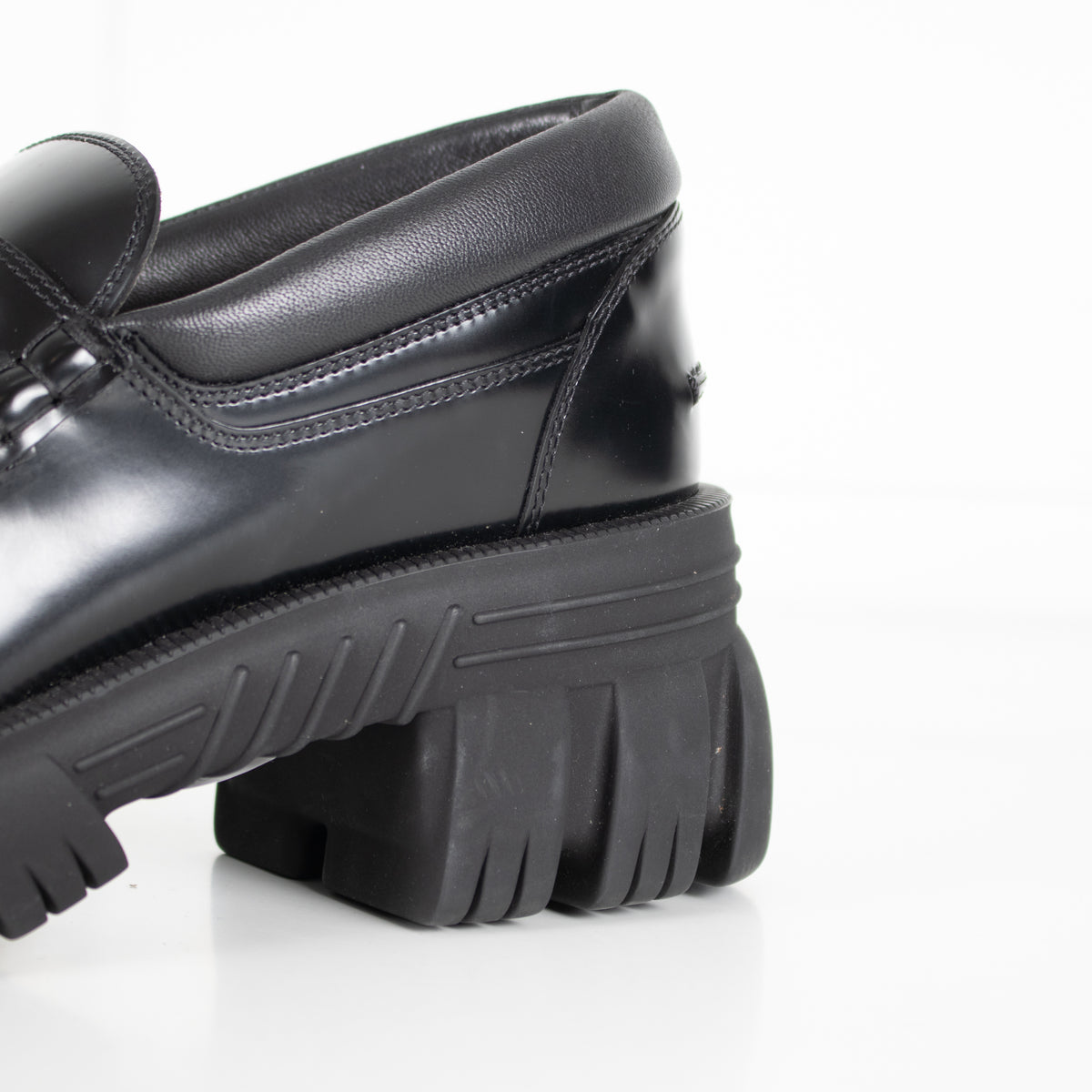 Gucci Black Patent Magnum Samoa Loafers