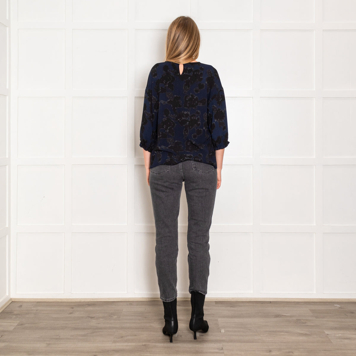 Essentiel Antwerp Navy Black Oversized Top