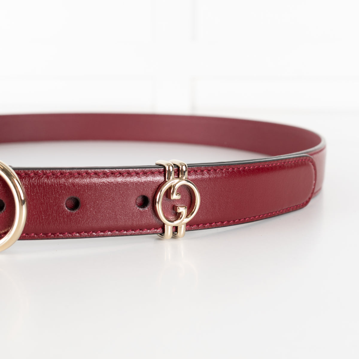 Gucci Burgundy Red Leather Oval Buckle Slim Belt
