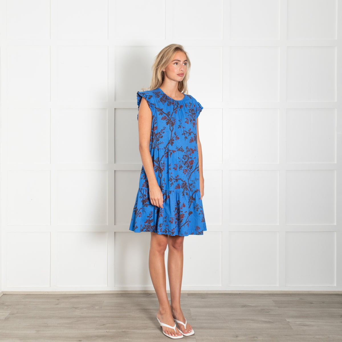 Me + Em Blue Brown Floral Sleeveless Tiered Dress