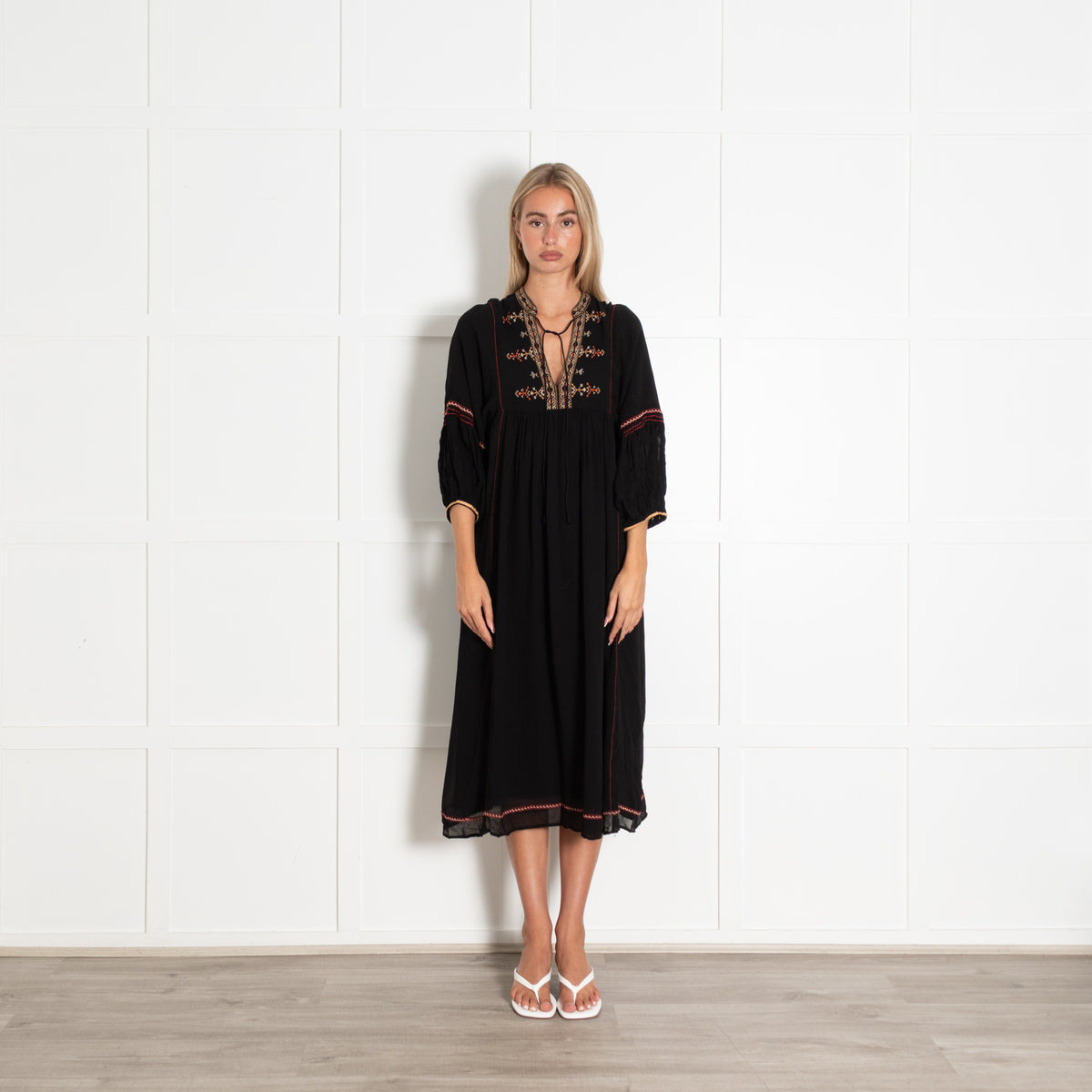 Vanessa Bruno Black Beige Red Embroidery Dress – Phoenix Style