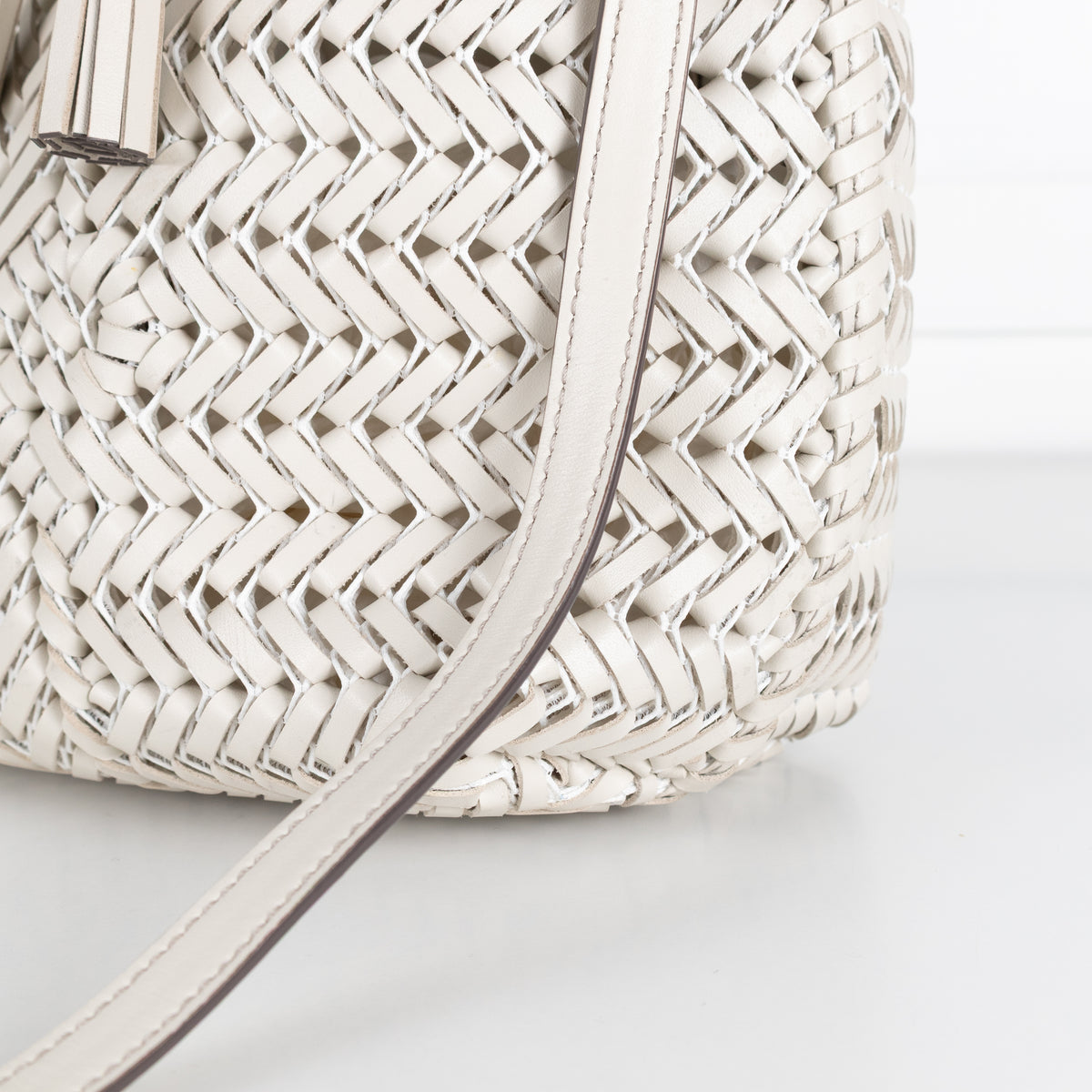Anya Hindmarch White Woven Leather The Neeson Drawstring Small Bucket Bag