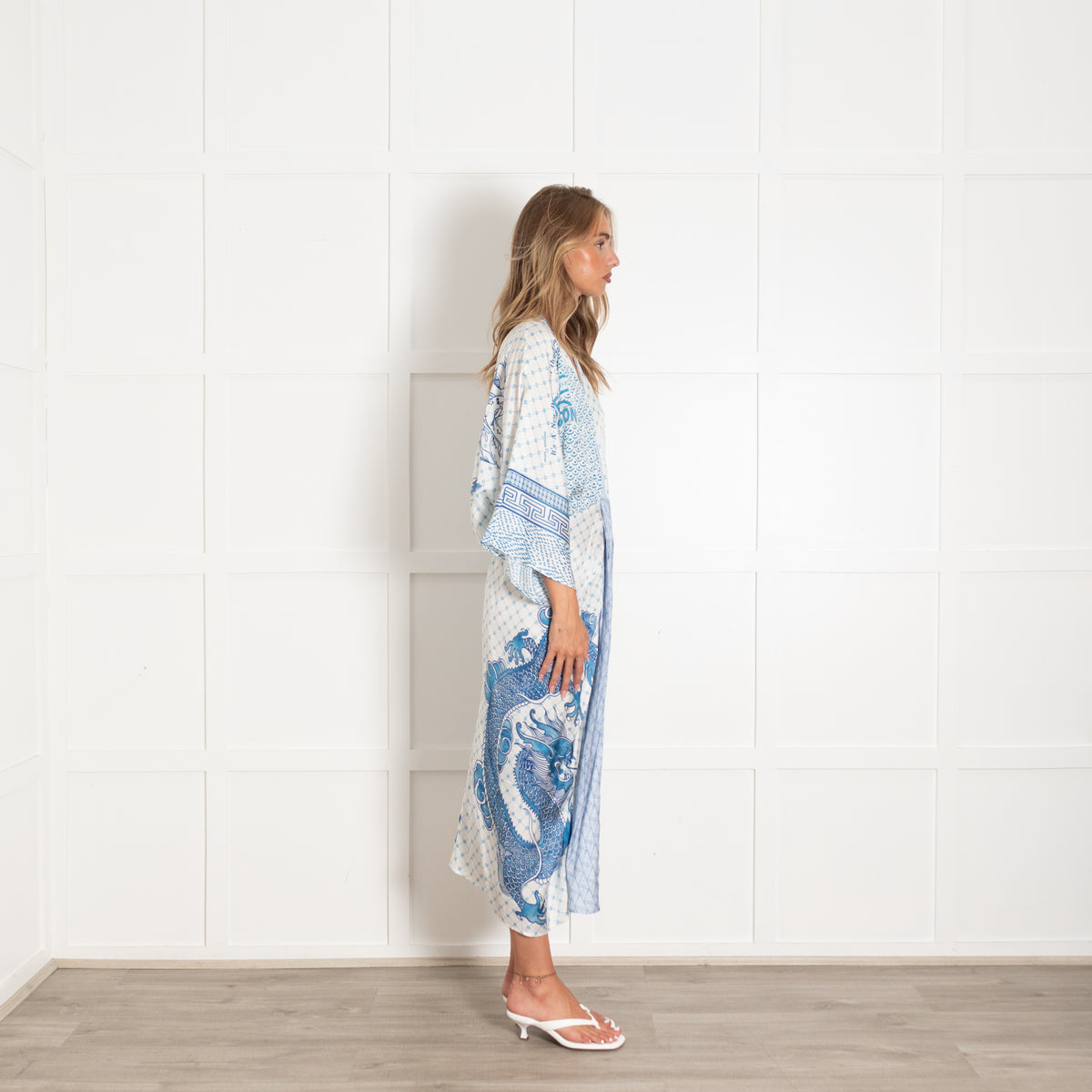 Me 369 Blue And White Kimono Dress With Geometric Print And Dragon Motif