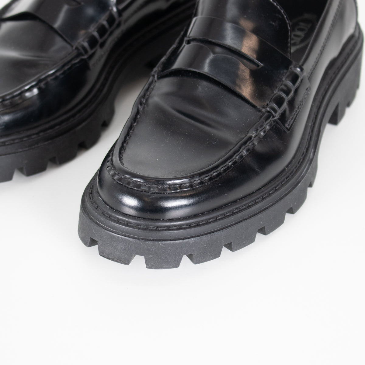 Tods Black Leather Gommino Loafers