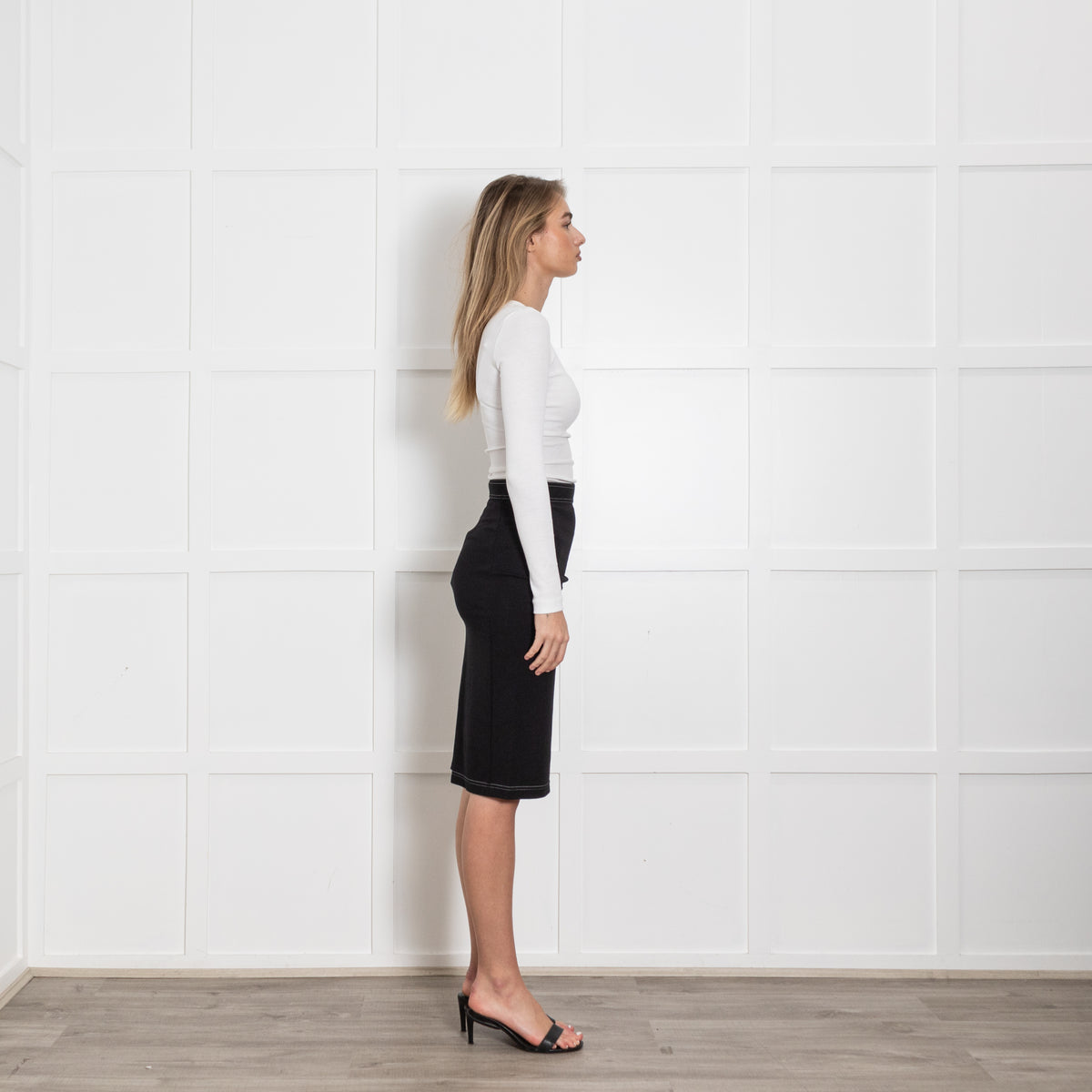 Burberry Black Stretch Skirt With White Stitching