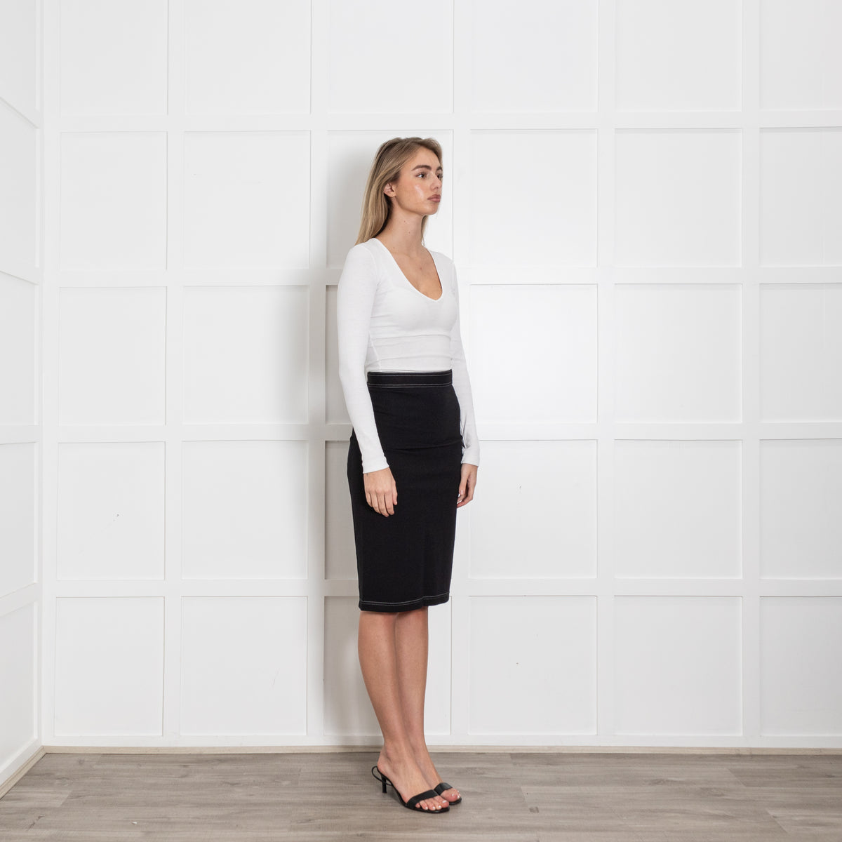 Burberry Black Stretch Skirt With White Stitching