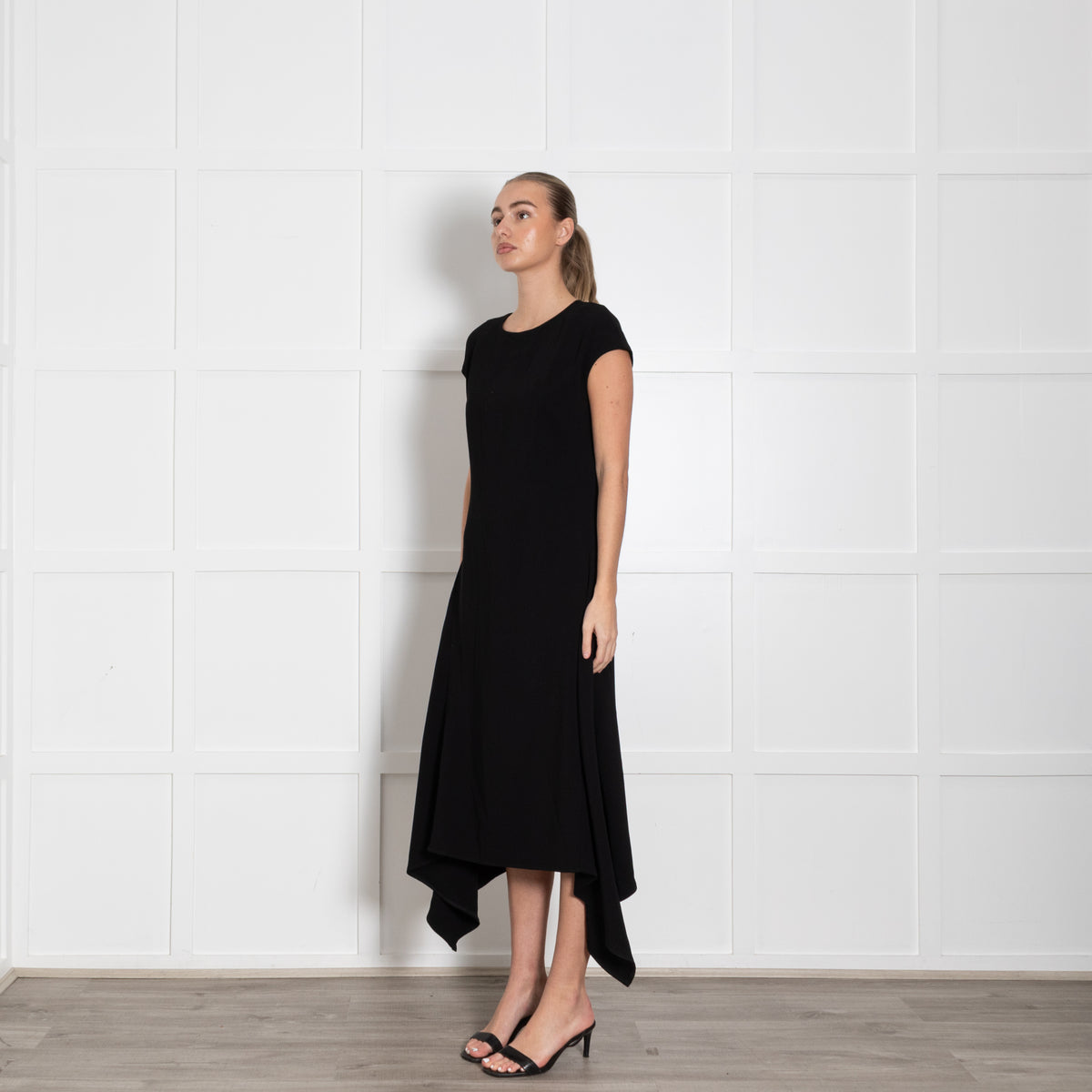 Loreak Black Sleeveless Dress