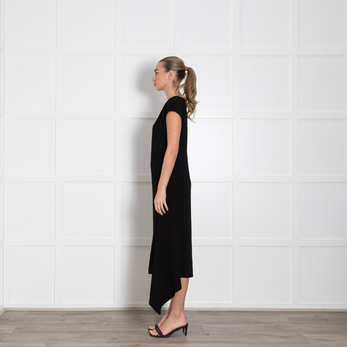 Loreak Black Sleeveless Dress