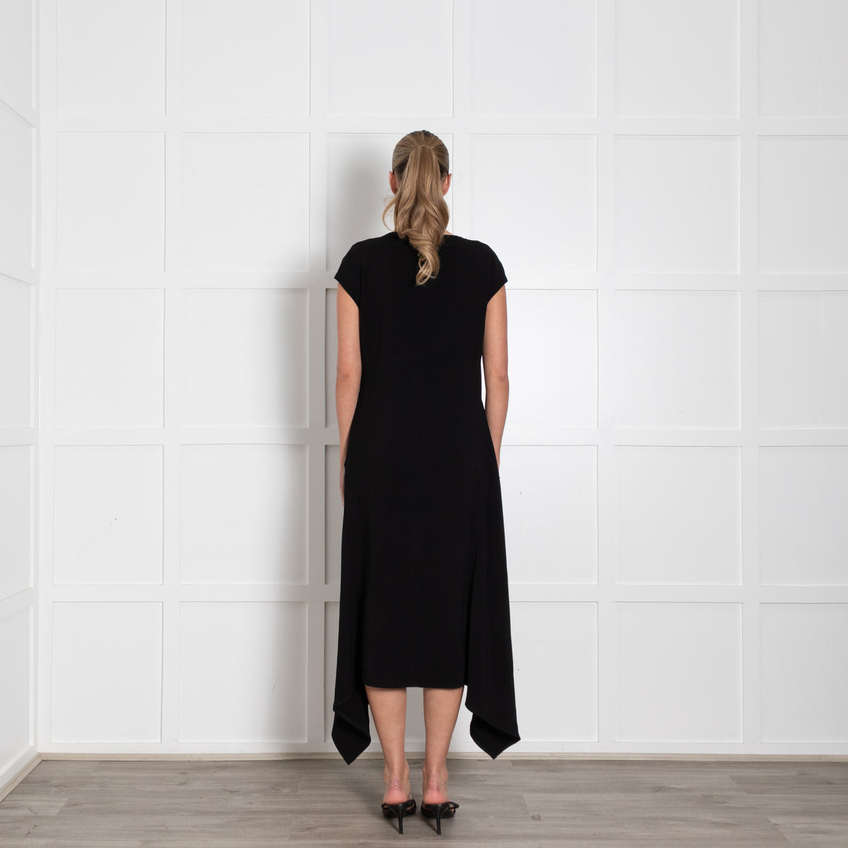 Loreak Black Sleeveless Dress