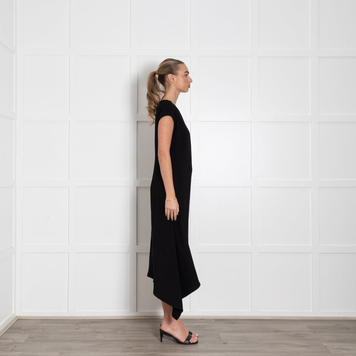 Loreak Black Sleeveless Dress