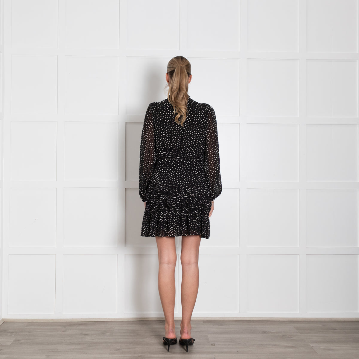 Suncoo Black With White Spots Short Filled L/S Dress