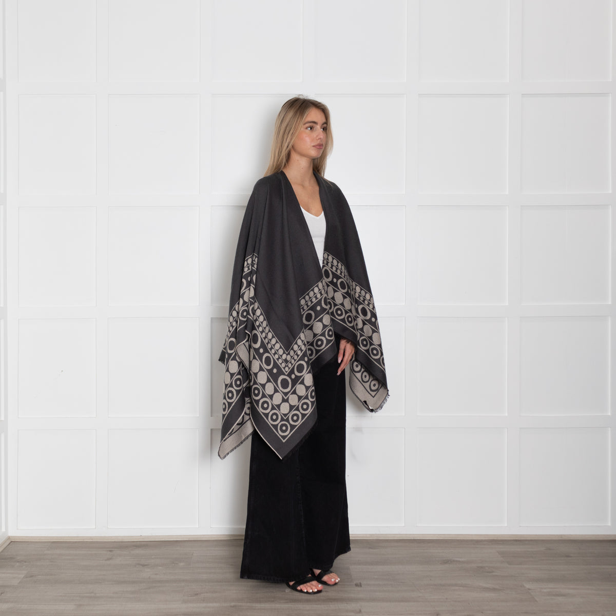 Weekend Max Mara Grey Geometric Print Cape