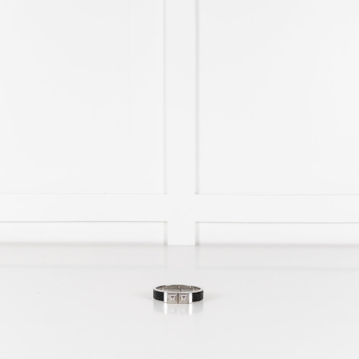 Michael Kors Silver Tone & Black Python Embossed Pyramid Stud Bangle Bracelet