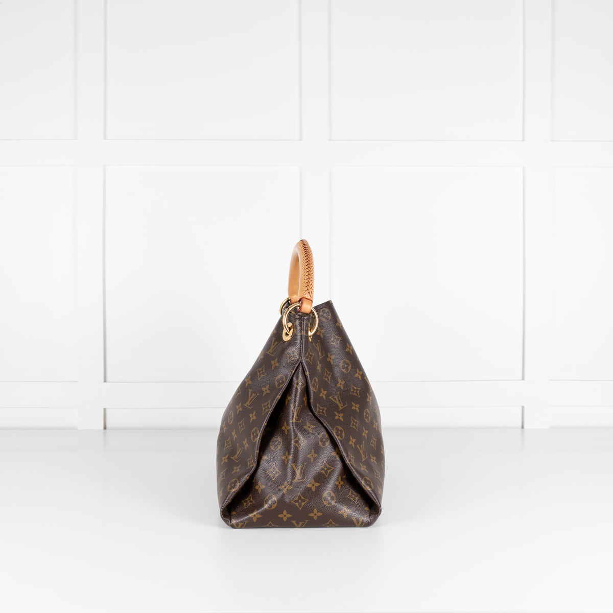 Louis Vuitton Artsy MM Shoulder Bag