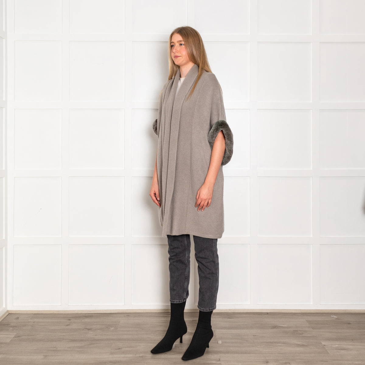 N.Peal Taupe Grey Cashmere Rabbit Fur Trim Sleeveless Cardigan