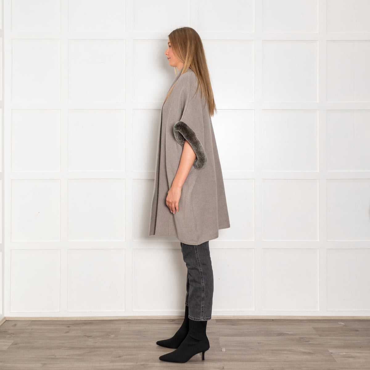 N.Peal Taupe Grey Cashmere Rabbit Fur Trim Sleeveless Cardigan