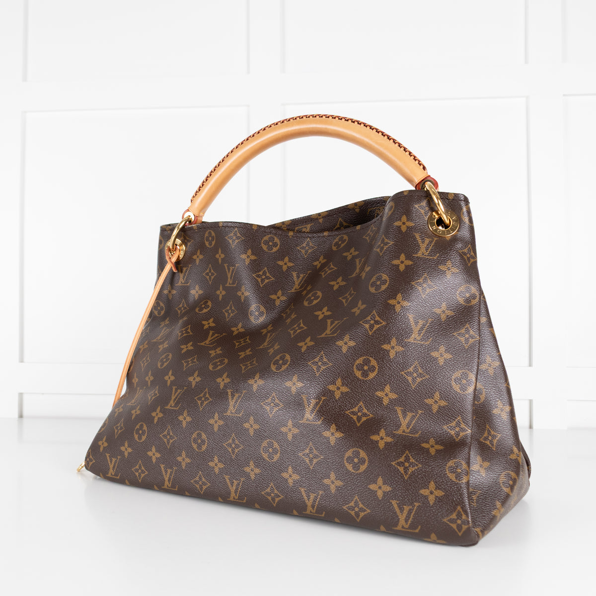 Louis Vuitton Artsy MM Shoulder Bag