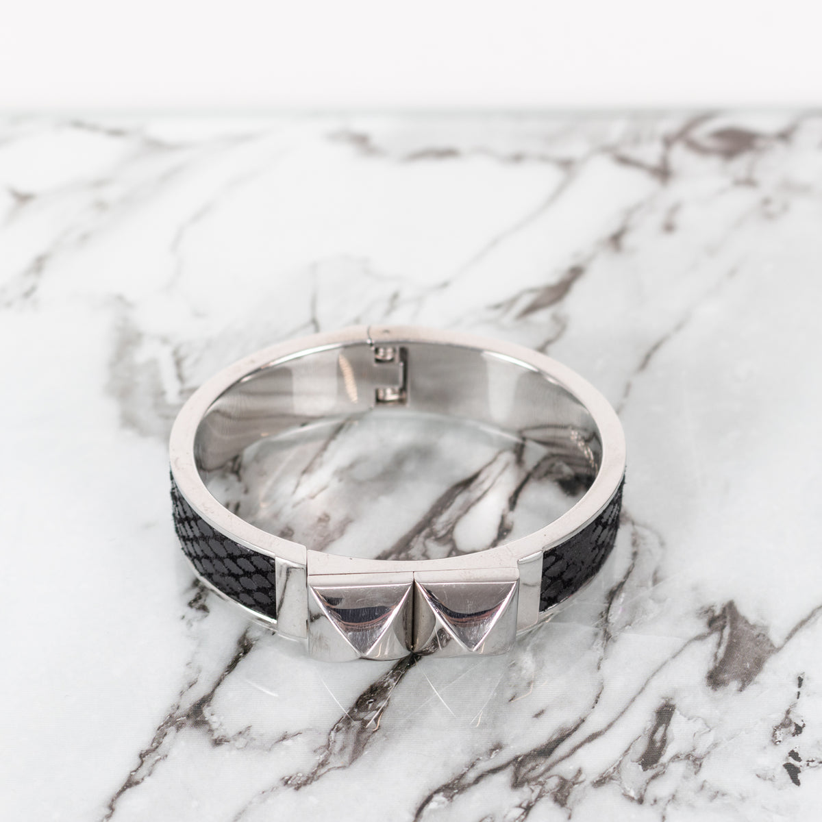 Michael Kors Silver Tone & Black Python Embossed Pyramid Stud Bangle Bracelet