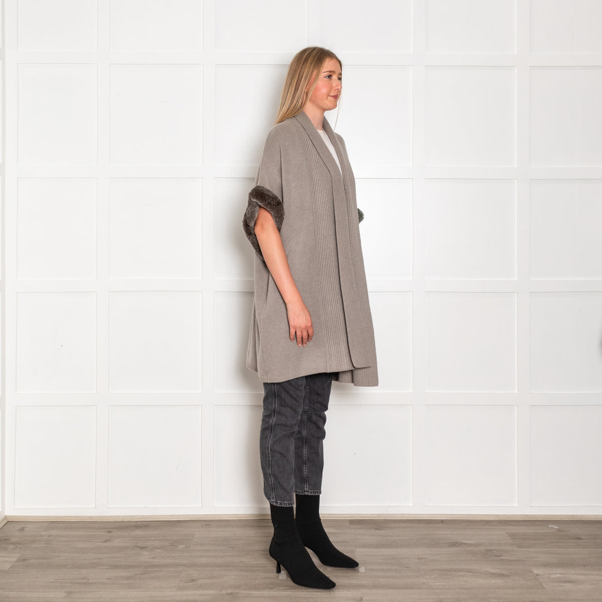 N.Peal Taupe Grey Cashmere Rabbit Fur Trim Sleeveless Cardigan
