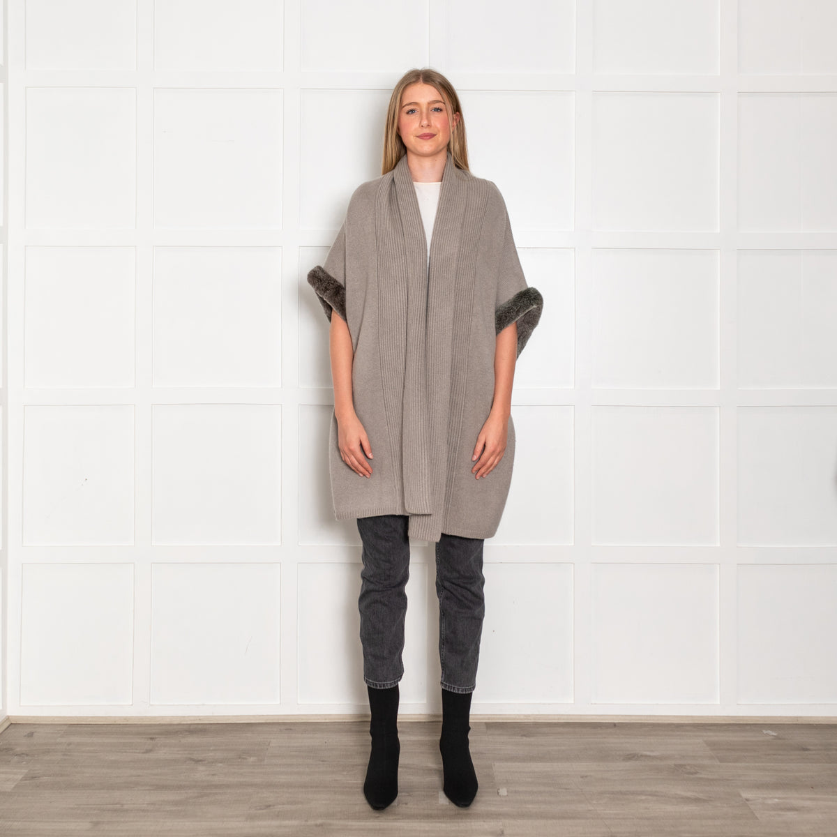 N.Peal Taupe Grey Cashmere Rabbit Fur Trim Sleeveless Cardigan