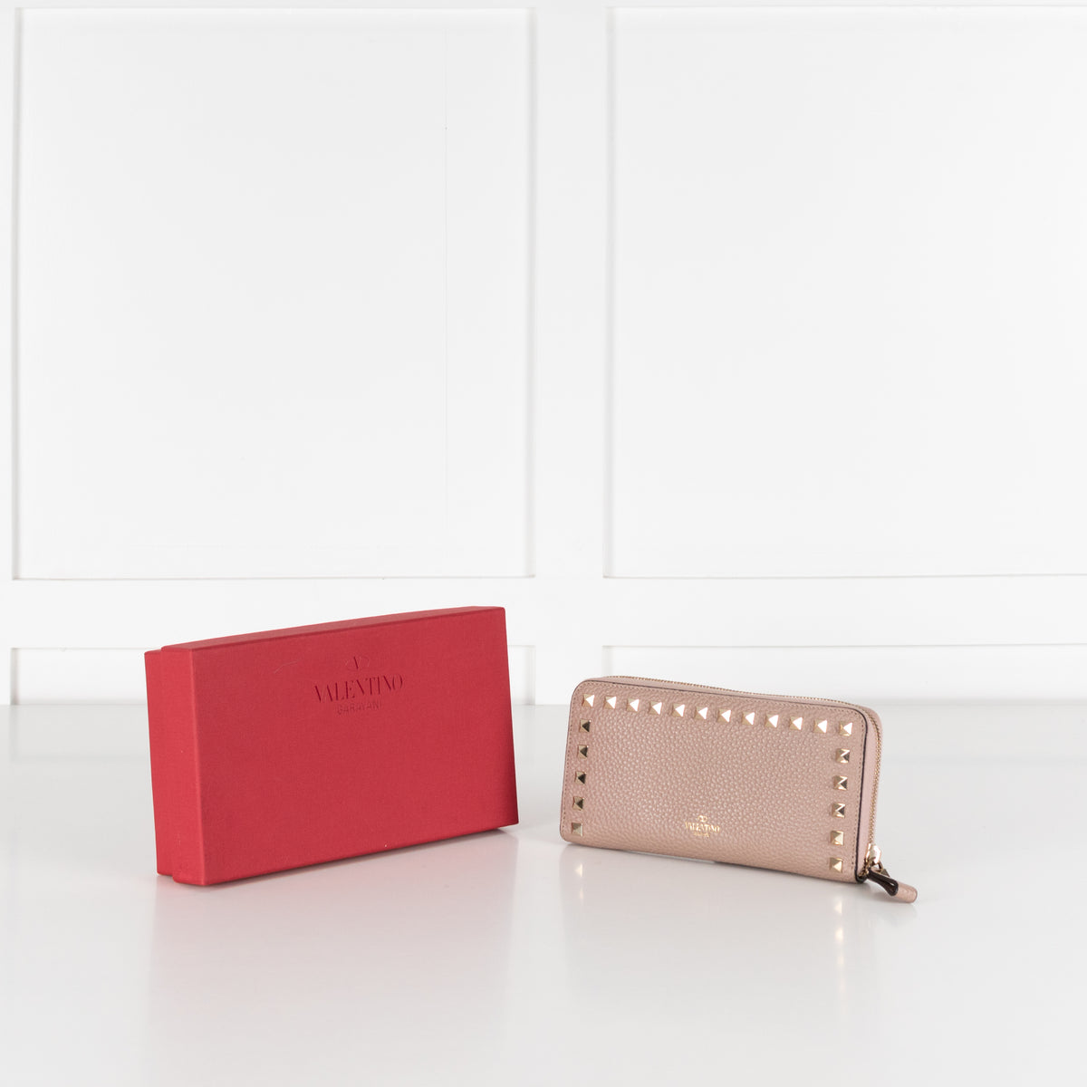 Valentino Garavani Rockstud Dusty Pink Zip Round Wallet