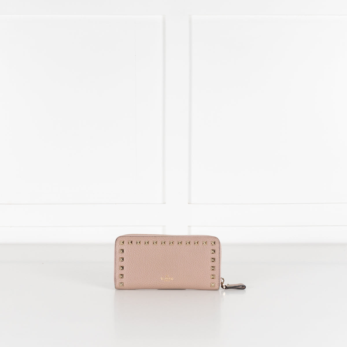 Valentino Garavani Rockstud Dusty Pink Zip Round Wallet