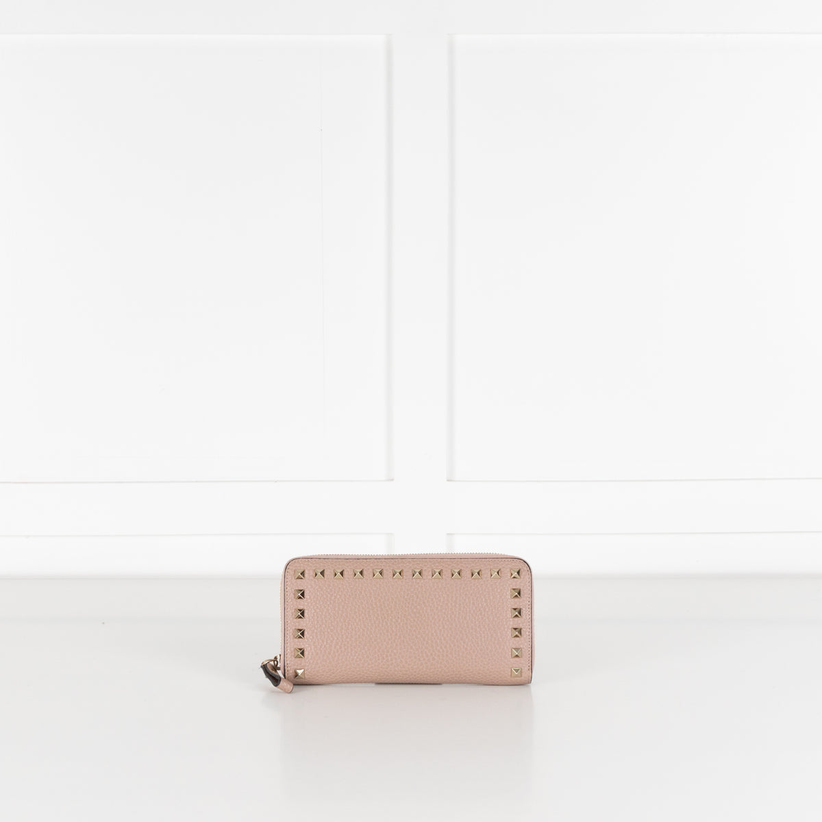 Valentino Garavani Rockstud Dusty Pink Zip Round Wallet