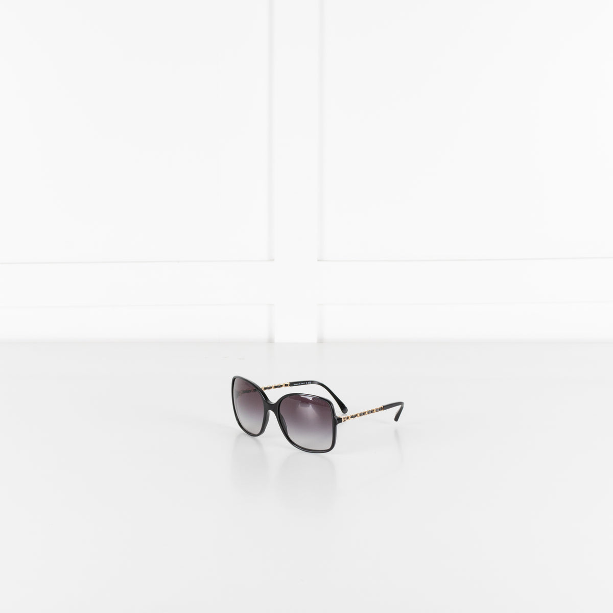 Chanel Black Square Sunglasses With Lambskin+Chain Detail