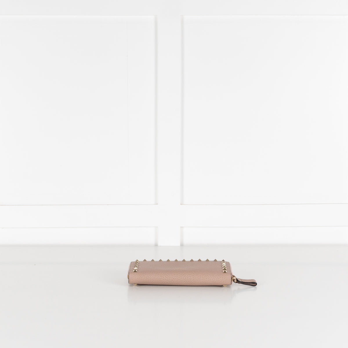 Valentino Garavani Rockstud Dusty Pink Zip Round Wallet
