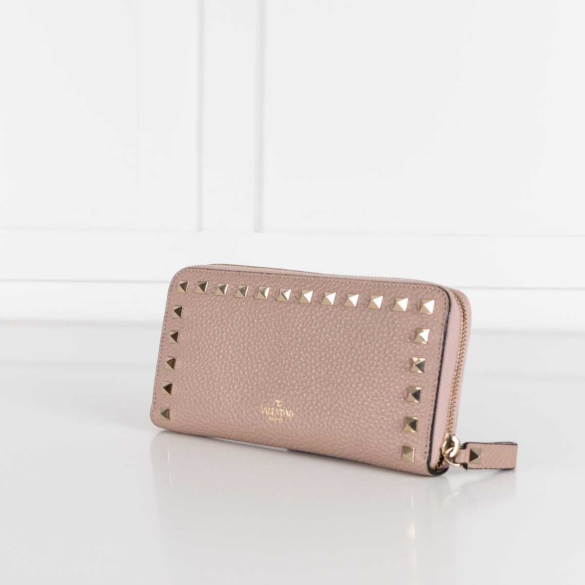 Valentino Garavani Rockstud Dusty Pink Zip Round Wallet