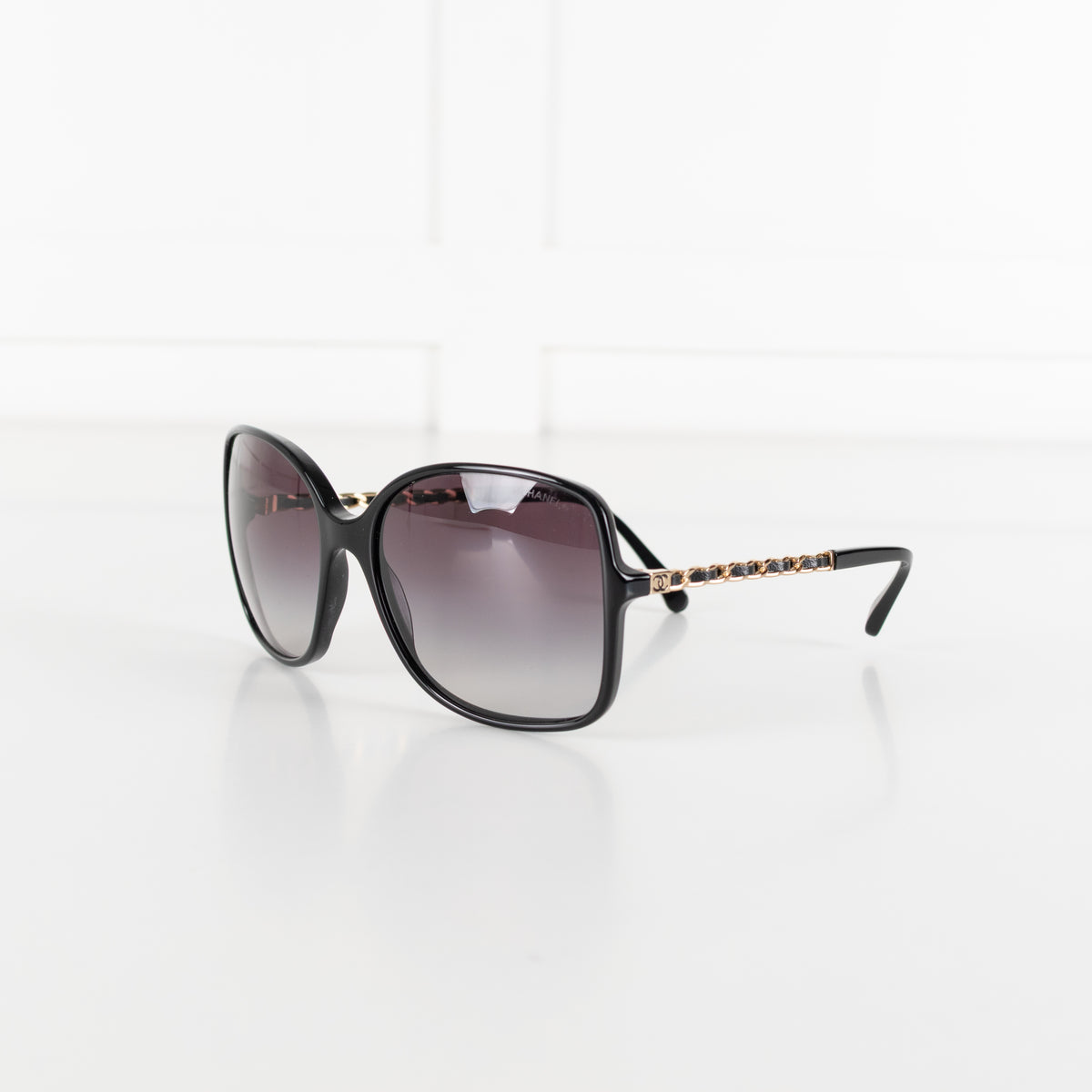 Chanel Black Square Sunglasses With Lambskin+Chain Detail