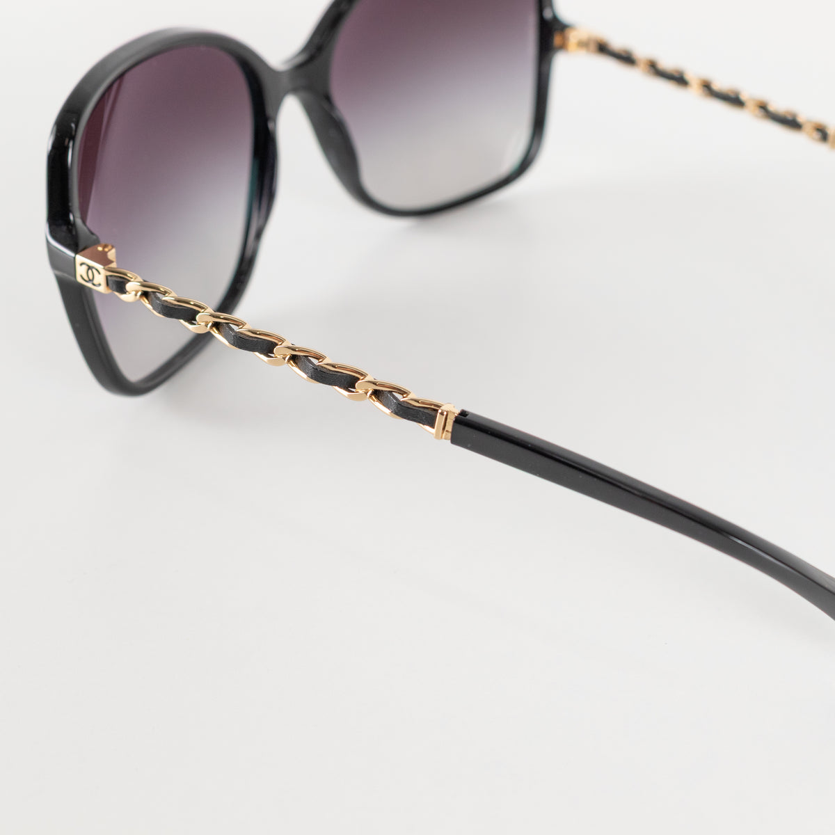 Chanel Black Square Sunglasses With Lambskin+Chain Detail