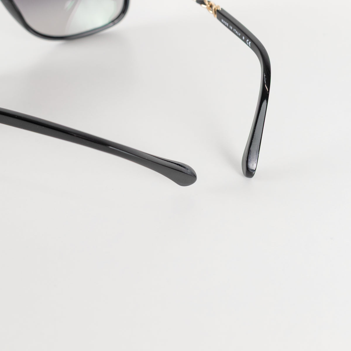 Chanel Black Square Sunglasses With Lambskin+Chain Detail