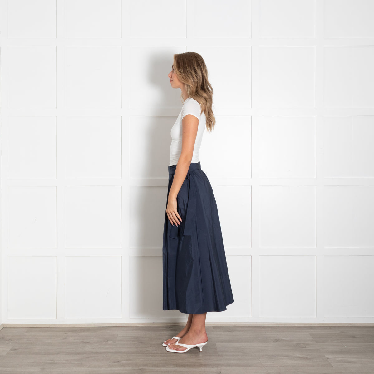 Weekend Max Mara Navy Elastic Waist A Line Shell Skirt With Tie Belt