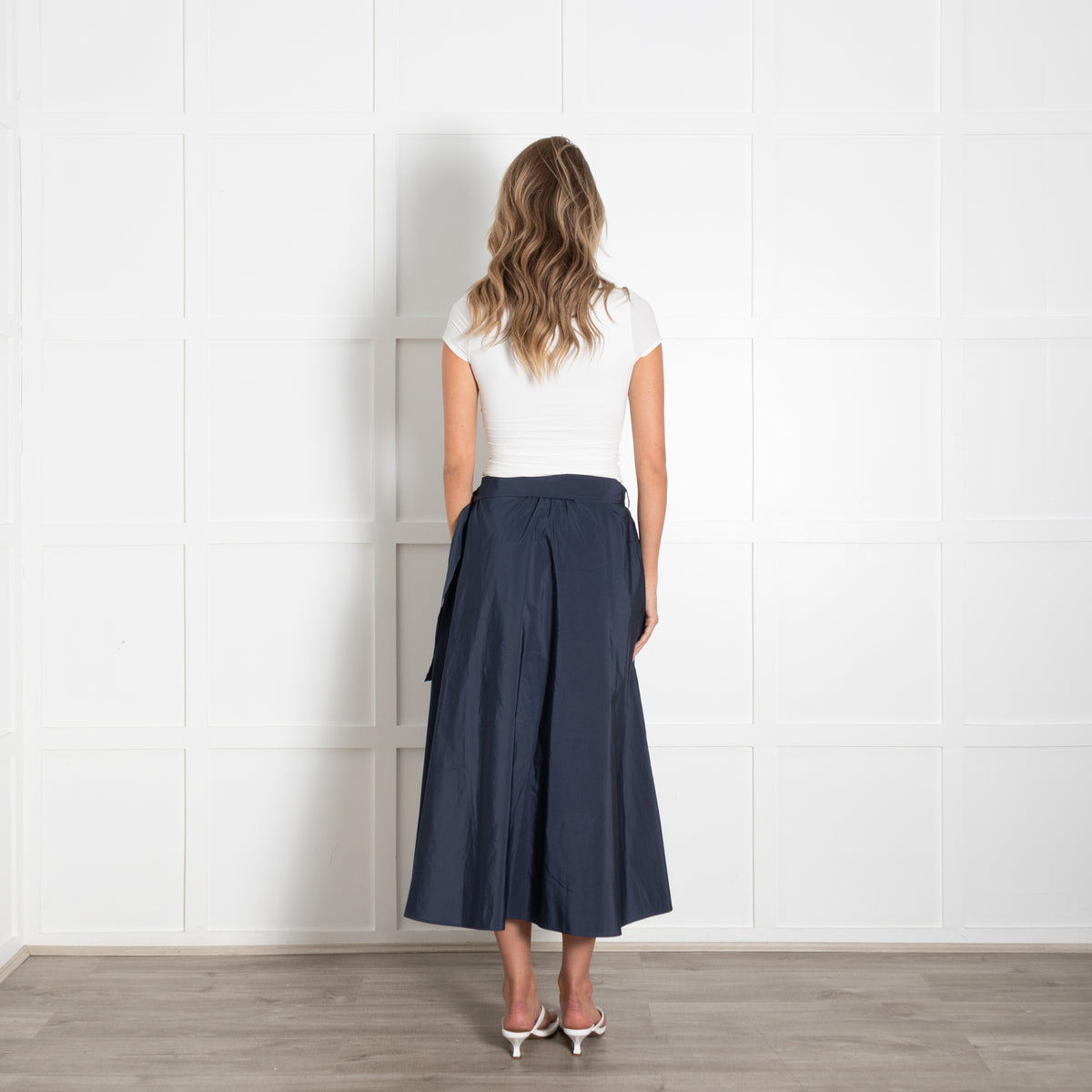 Weekend Max Mara Navy Elastic Waist A Line Shell Skirt With Tie Belt
