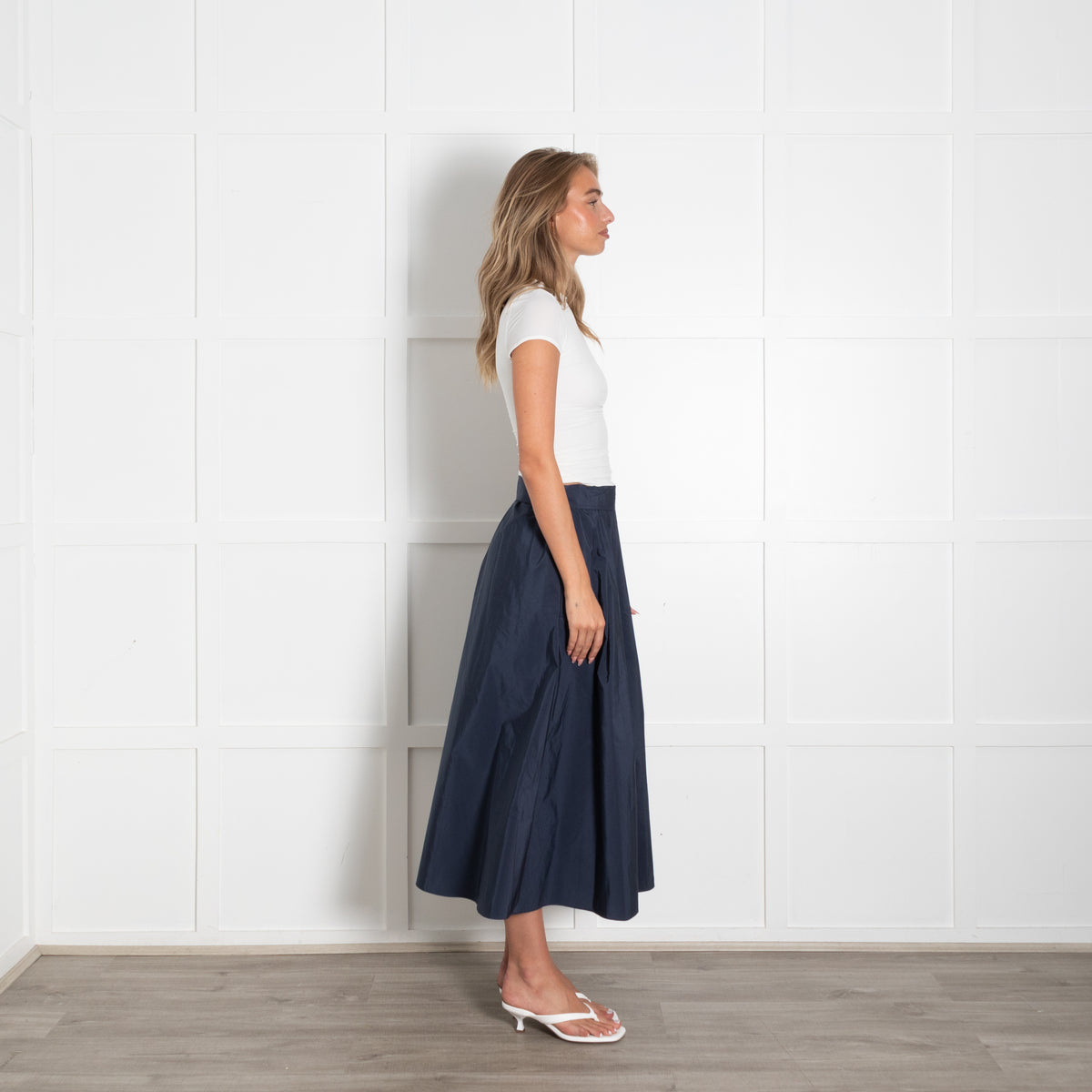 Weekend Max Mara Navy Elastic Waist A Line Shell Skirt With Tie Belt
