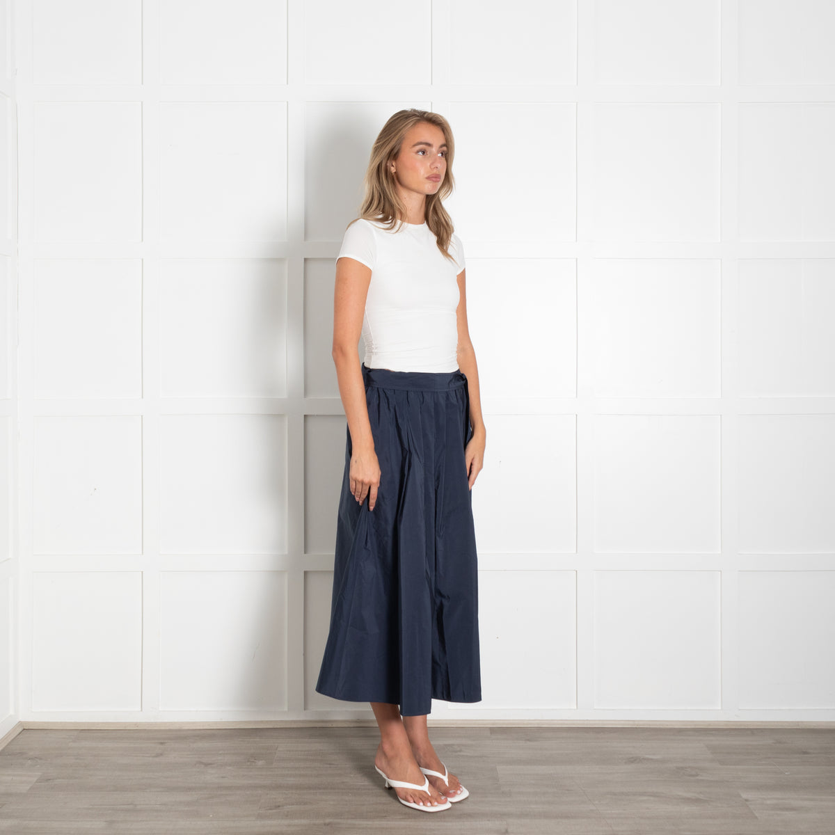 Weekend Max Mara Navy Elastic Waist A Line Shell Skirt With Tie Belt