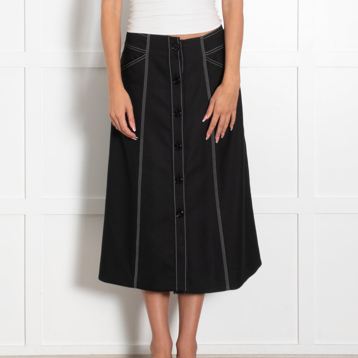 Dorothy Schumacher Black A Line Button Front Skirt With White Stitching