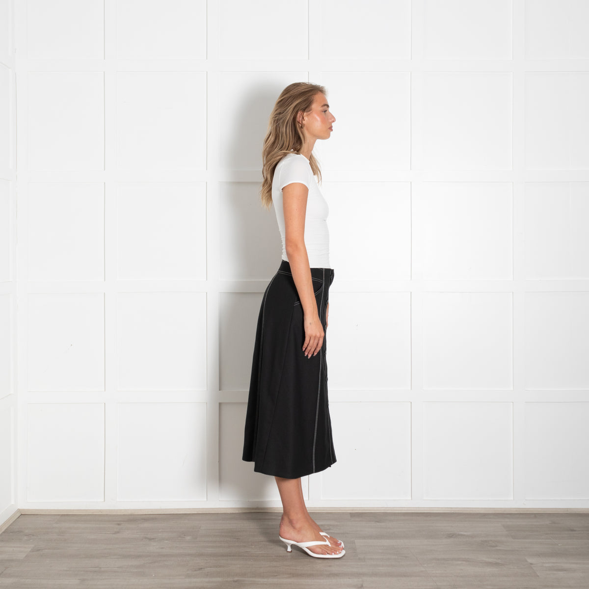 Dorothy Schumacher Black A Line Button Front Skirt With White Stitching
