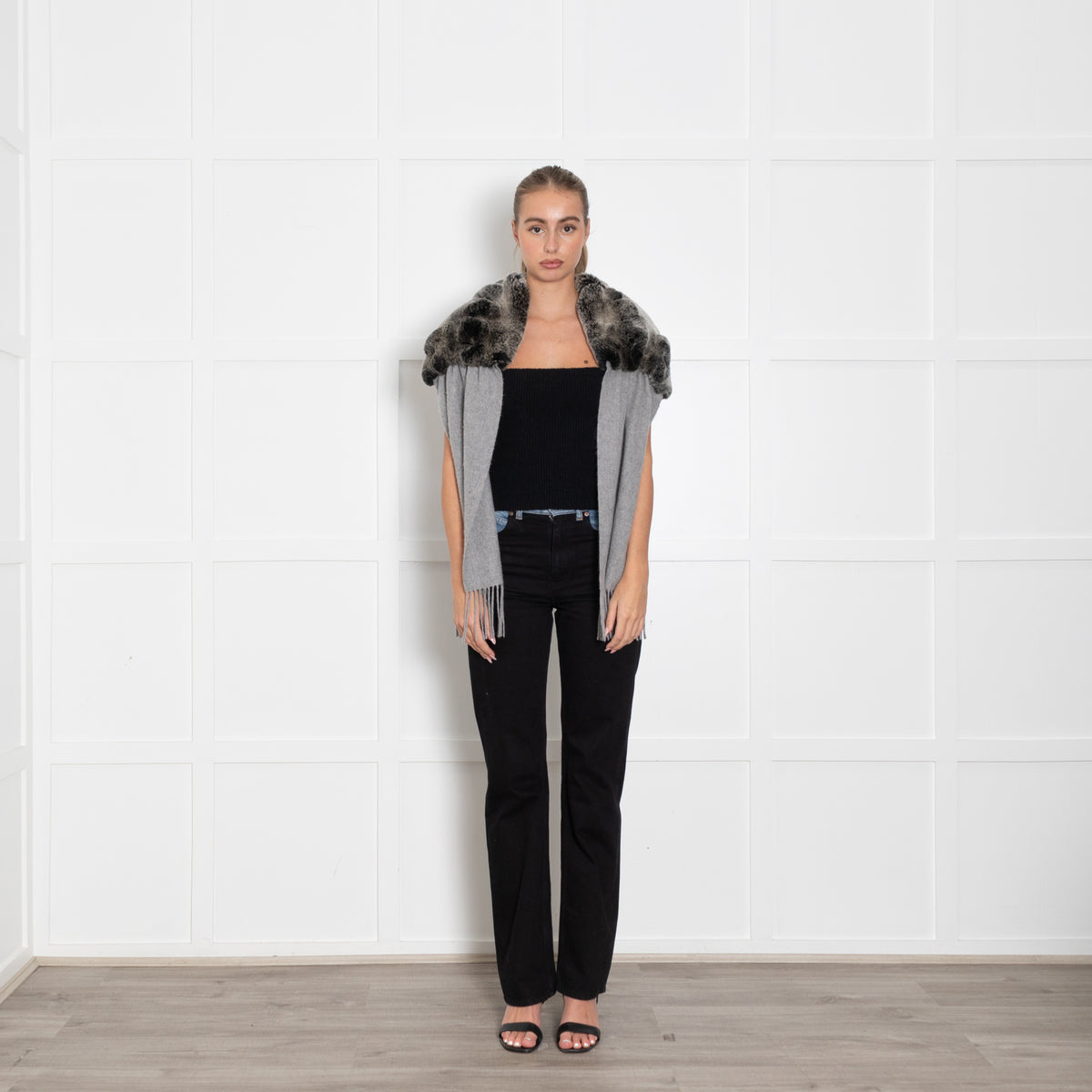 N. Peal Grey Cashmere With Rabbit Fur Neck Scarf