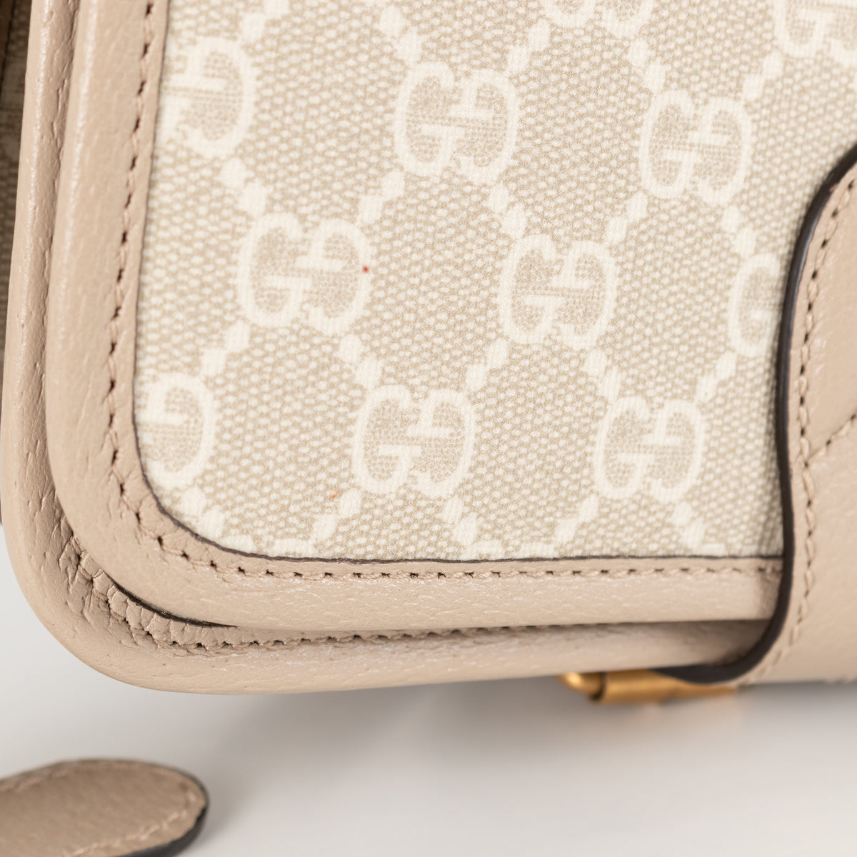 Gucci Beige & White Canvas Interlocking G Crossbody Bag