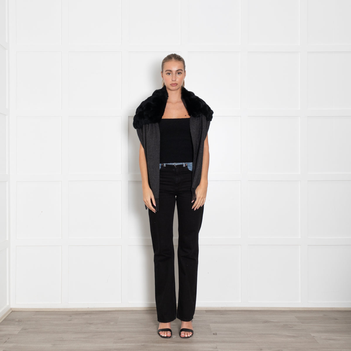 N. Peal Dark Grey Cashmere With Rabbit Fur Neck Scarf