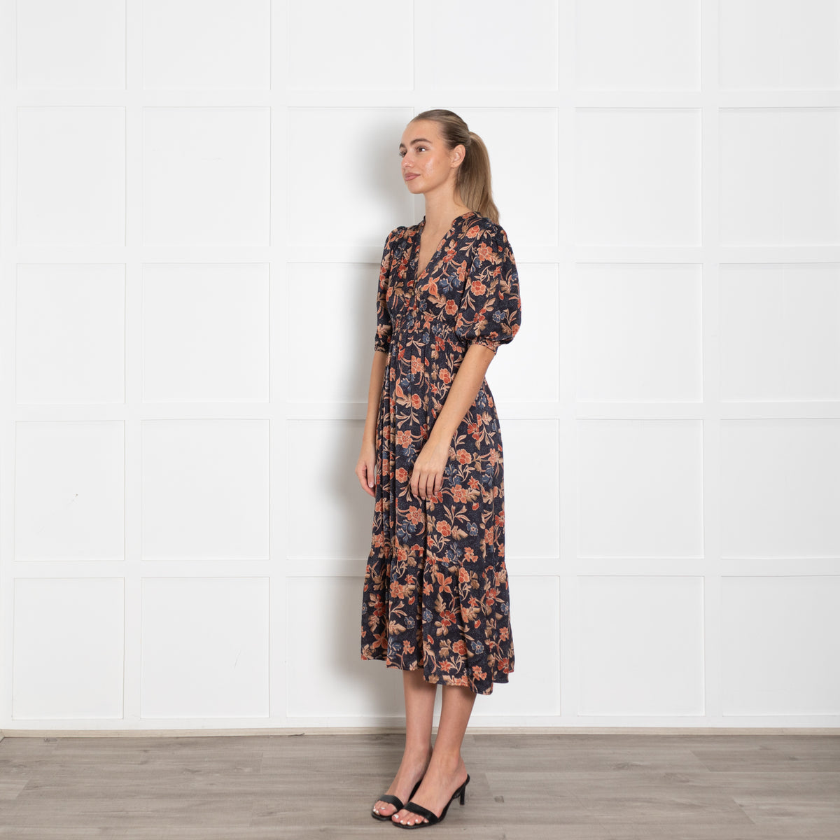 Iris Black Rust Brown Floral Short Sleeve Midi Dress