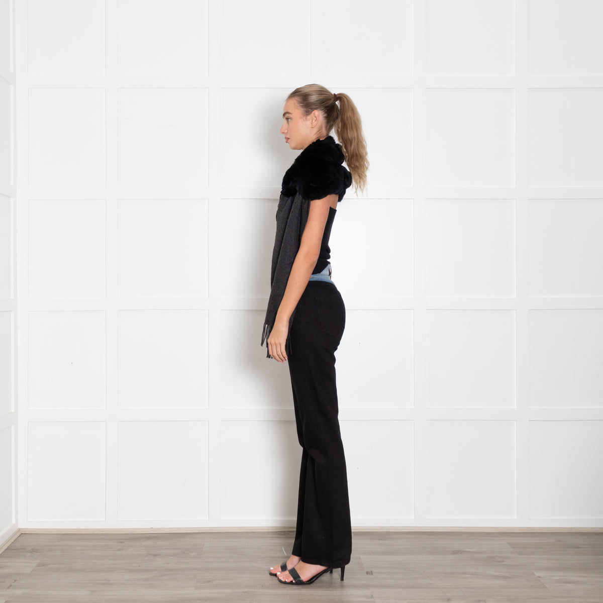 N. Peal Dark Grey Cashmere With Rabbit Fur Neck Scarf